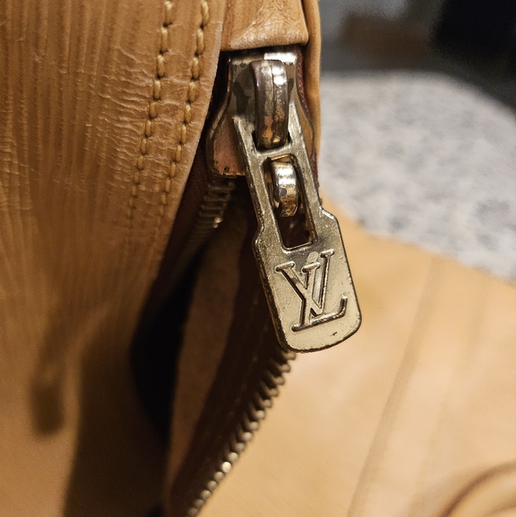 LV Epi Keepall 60 Authentic* - Picture 11 of 14